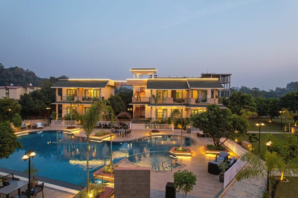 Luxury Pool Resort
